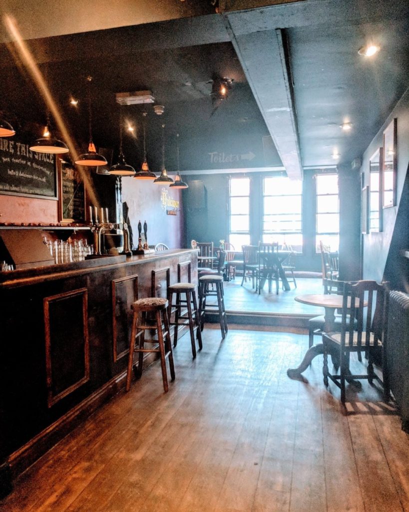 Dulcimer A Confidential Guides bar