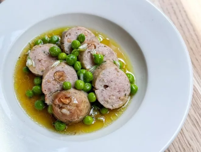 Boudin blanc, peas and leeks at Erst