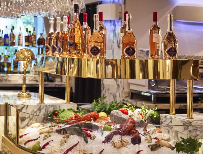 Seafood bar at San Carlo Fiorentina in Hale