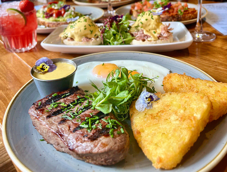 Brunch at The Pen & Pencil