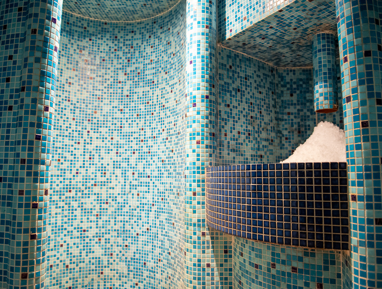 Ice fountain at the Manchester Marriott Hotel Piccadilly Spa