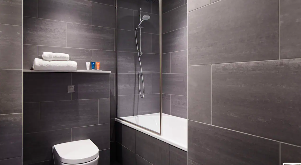 Ensuite bathroom at Manchester's Hyatt Regency hotel