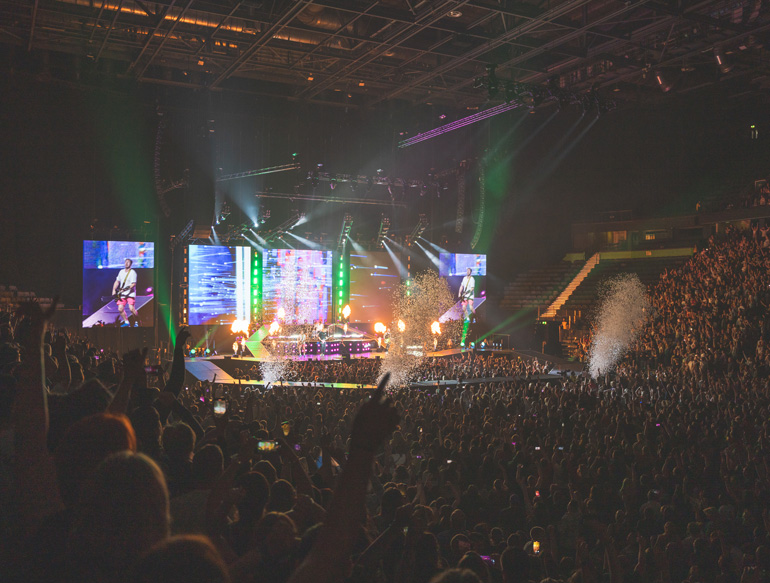 Busted, live at the AO Arena