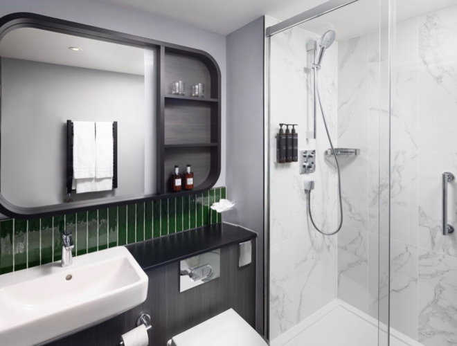 A bathroom at the Residence Inn by Marriott Manchester Piccadilly