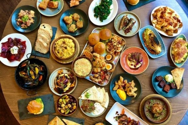 Tapas at Lunya