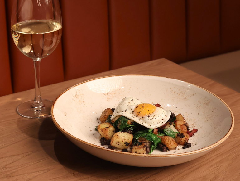 Potato Hash and egg at the Loom & Ladle Bistro, Manchester Marriott Hotel Piccadilly