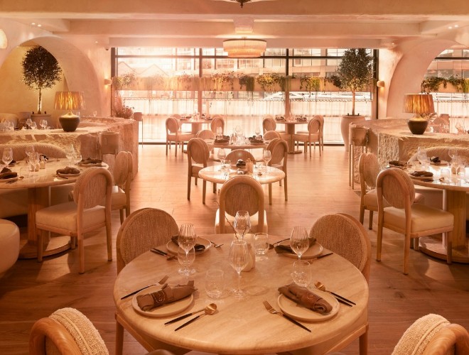 The cream interior of Fenix