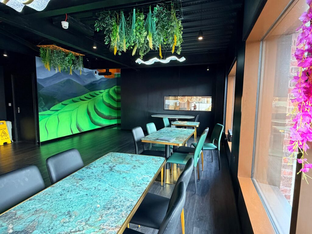 Le-Viet-Social-Private-Hire-widow