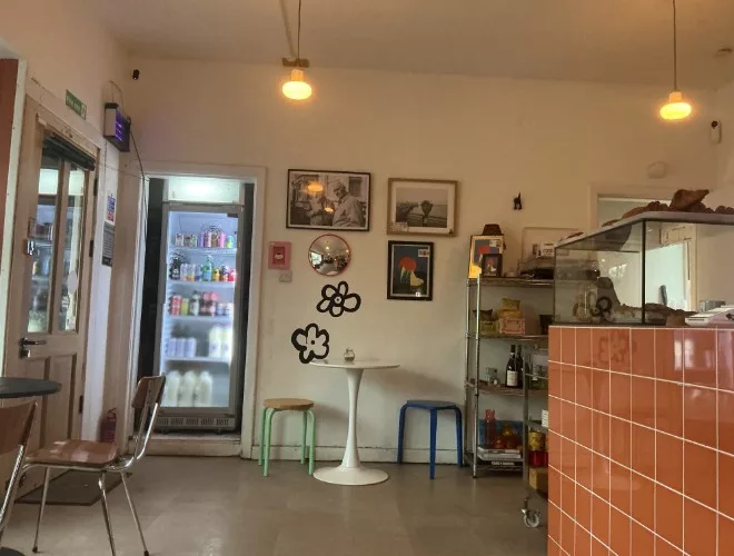 The lo-fi intimate interior at Swig